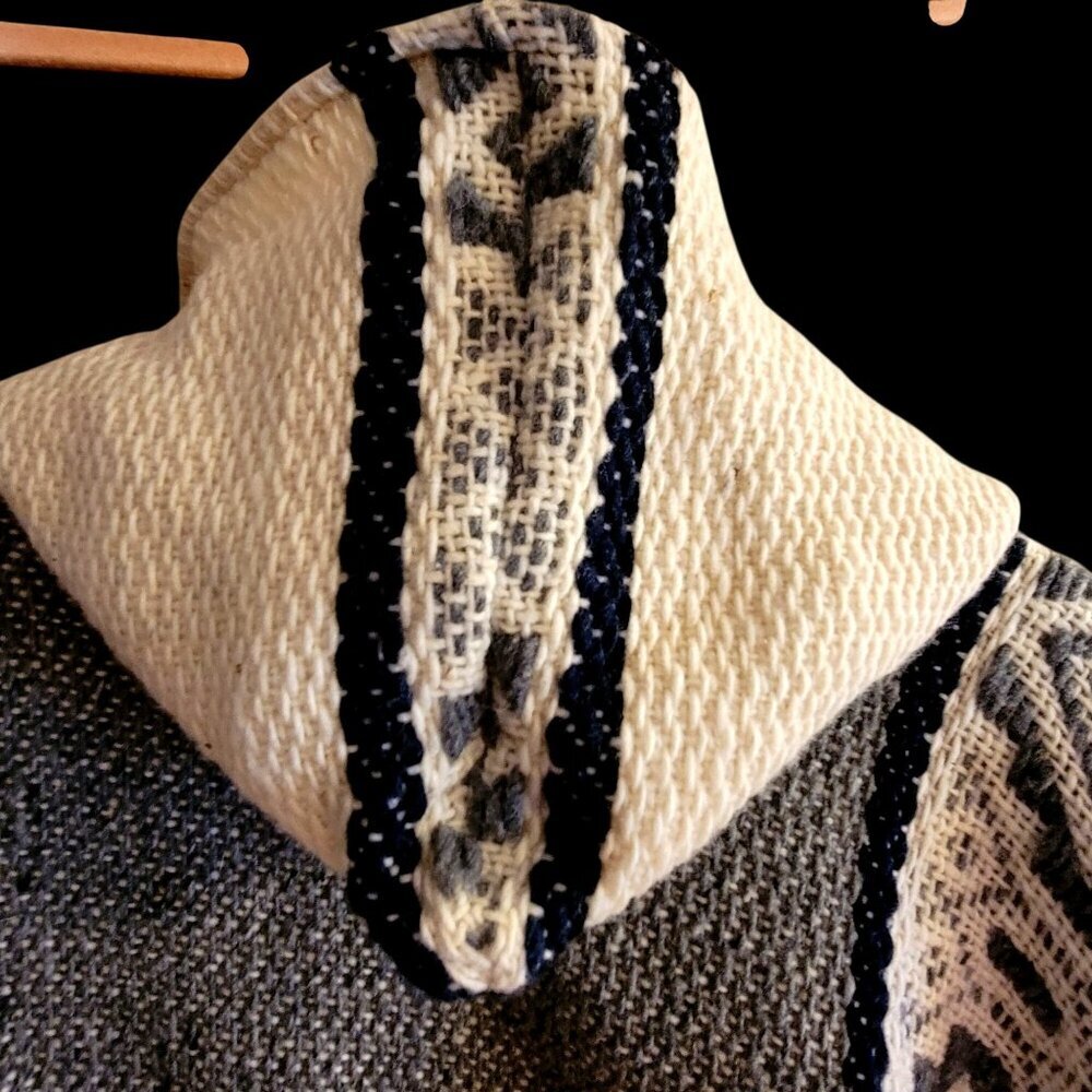 Wool Blend Poncho/Cape Boho With Geometric Pattern Hood & Buttons Beige & Gray - Picture 10 of 14